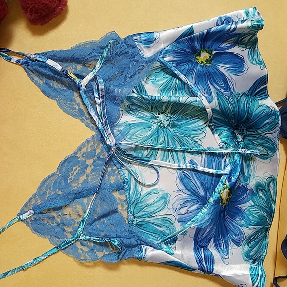 2 blue camisoles, size medium, 1 satin, 1 stretch cotton. - Picture 6 of 9